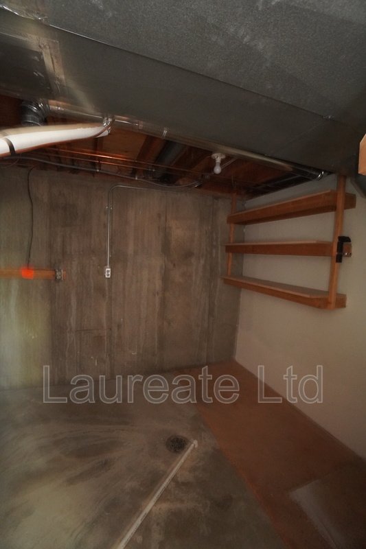 Spacious 4 Bedroom 3 Bathroom with Finished Basement in Aurora! property image