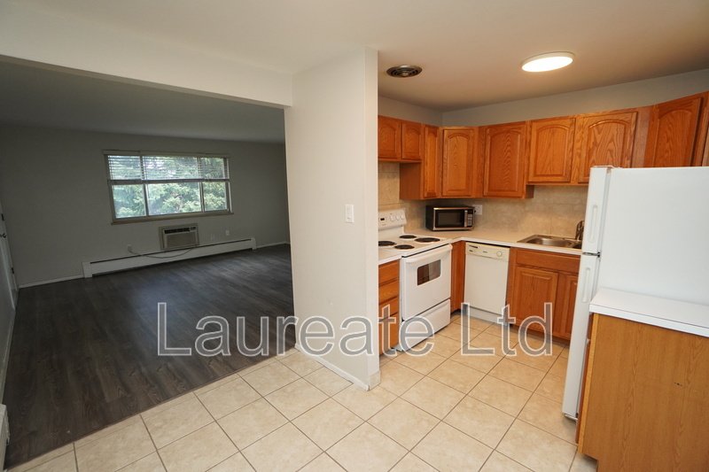 Bright and Open 2 bedroom Upper Unit in Lakewood!! property image