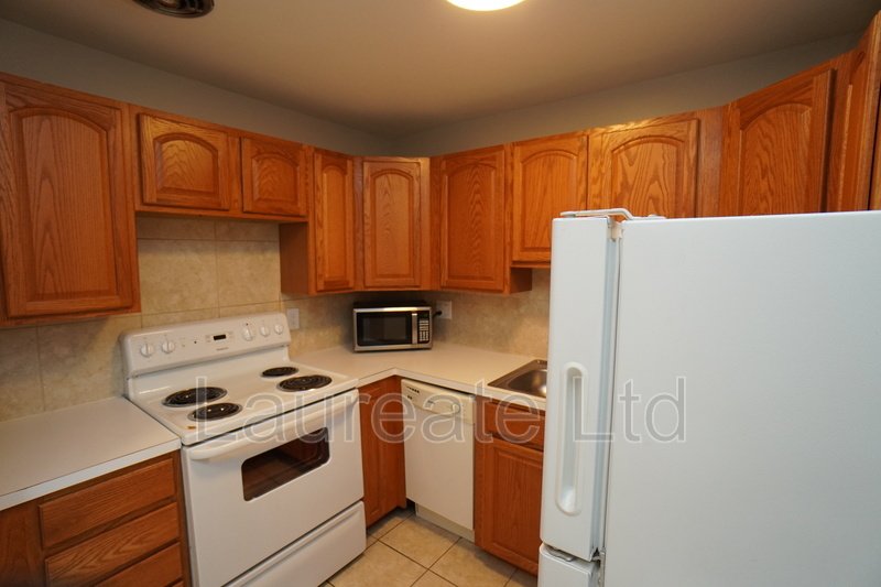 Bright and Open 2 bedroom Upper Unit in Lakewood!! property image