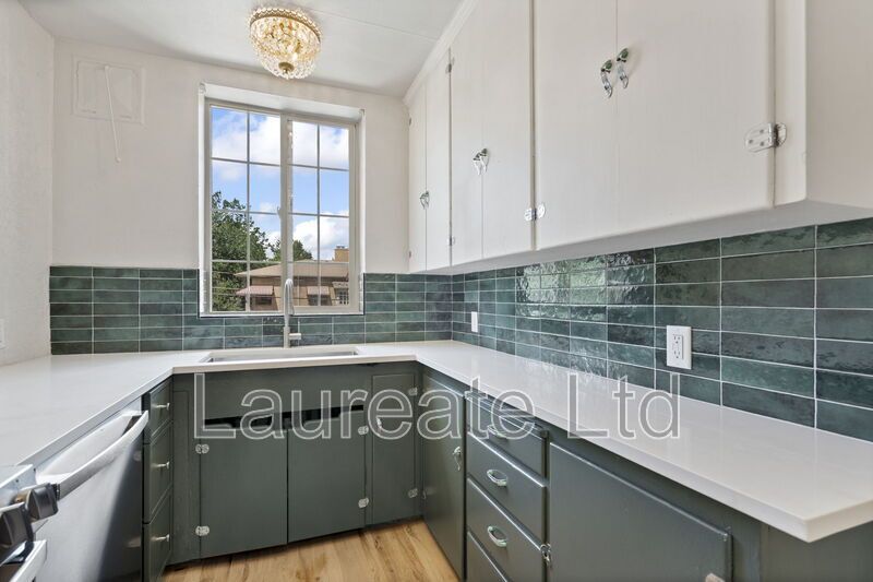 Meticulously renovated 2bd 2Ba units in Historic La Rue building in Heart of Congress Park!!! property image