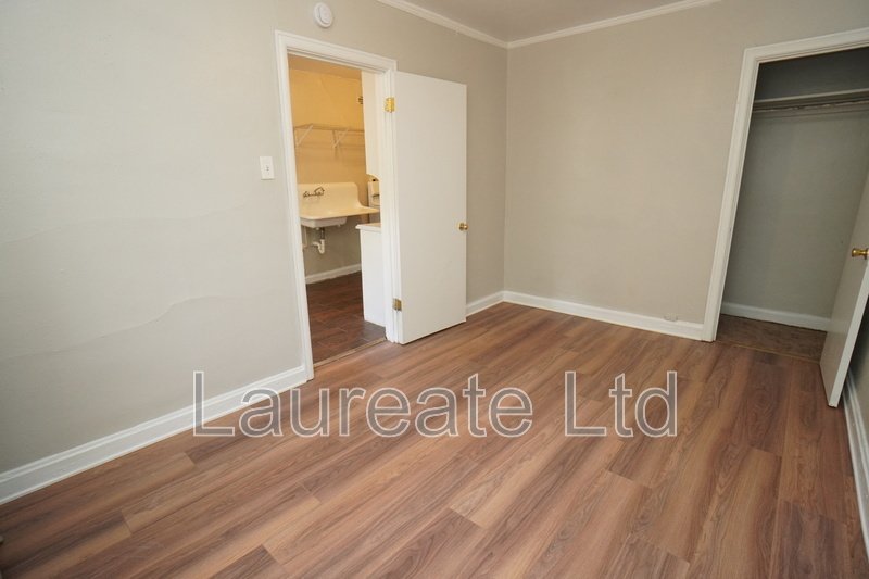 Bright and Spacious 1Bd Corner unit in the Heart of Capitol Hill!!! property image