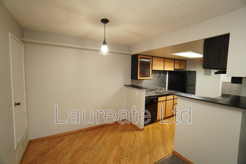 Spacious Top Floor 2 Bd 2 Ba End Unit Minutes to DTC!! property image