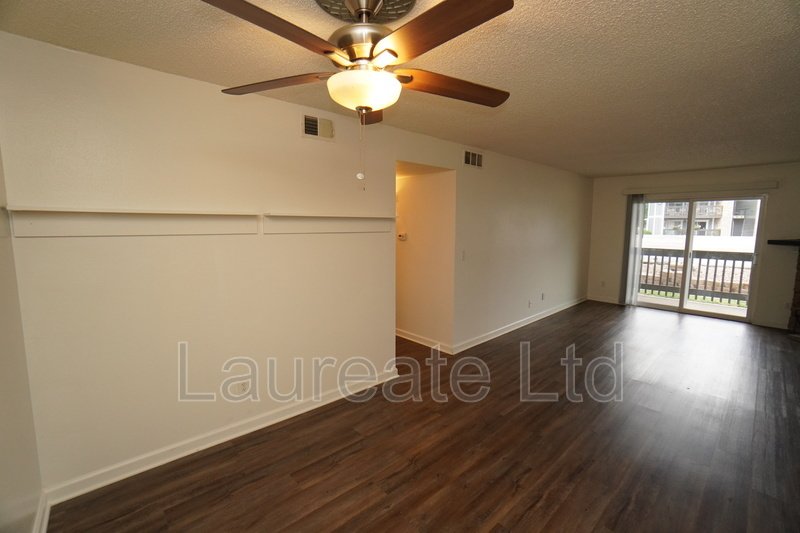Newly updated Spacious 2 Bed 2 Bath Condo In Aurora!! property image