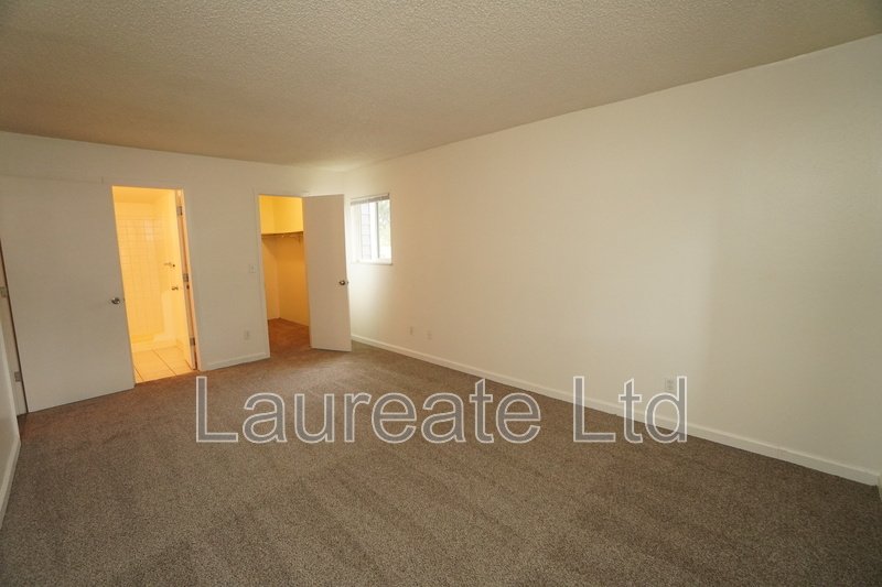 Newly updated Spacious 2 Bed 2 Bath Condo In Aurora!! property image