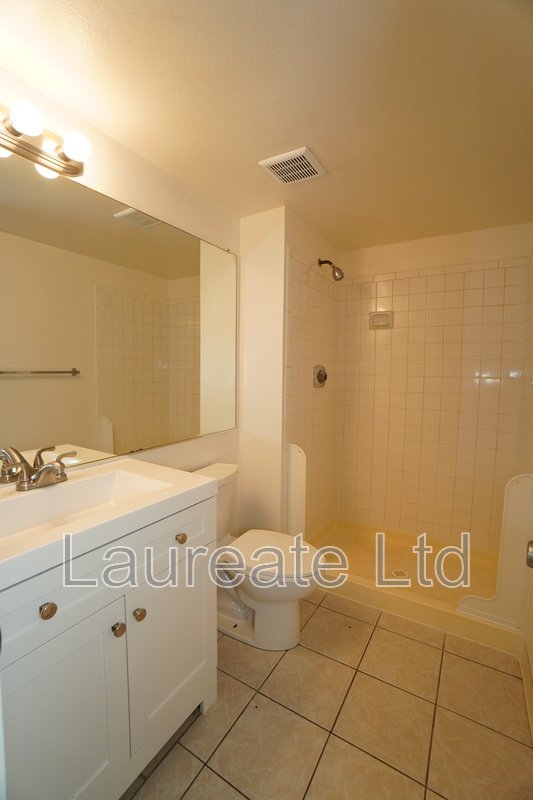 Newly updated Spacious 2 Bed 2 Bath Condo In Aurora!! property image