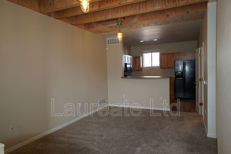 Light and Bright 3-story 1 Bedroom Townhome property image