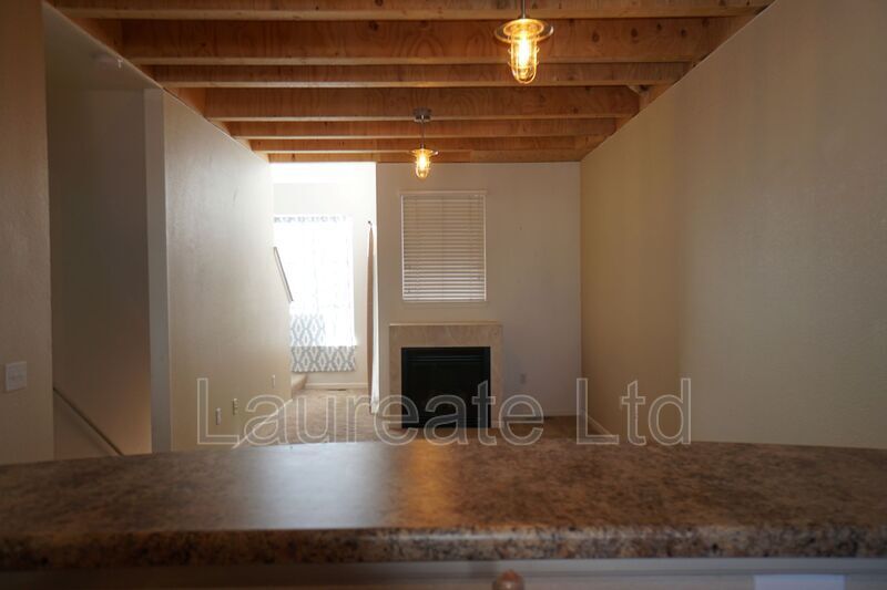 Light and Bright 3-story 1 Bedroom Townhome property image