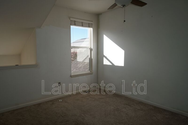 Light and Bright 3-story 1 Bedroom Townhome property image