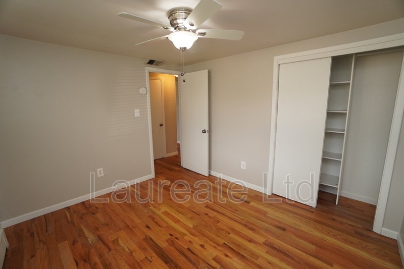 Bright and open 1 bedroom ground floor unit in Lakewood!! property image