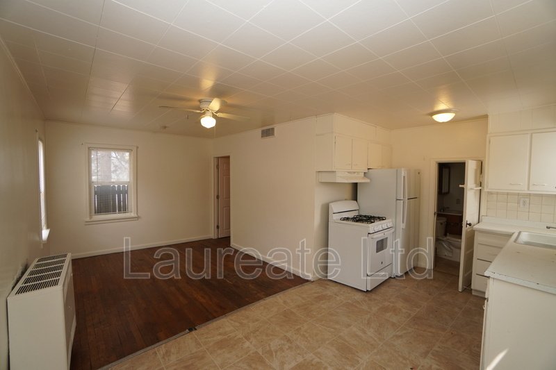 Adorable 1 Bedroom Carriage House in Aurora property image