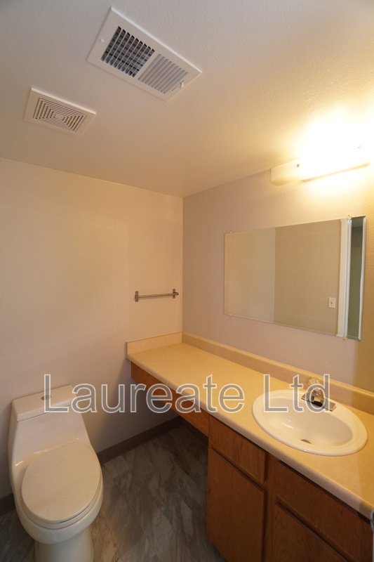 Cozy 2 Bedroom condo in Littleton! Must See! property image