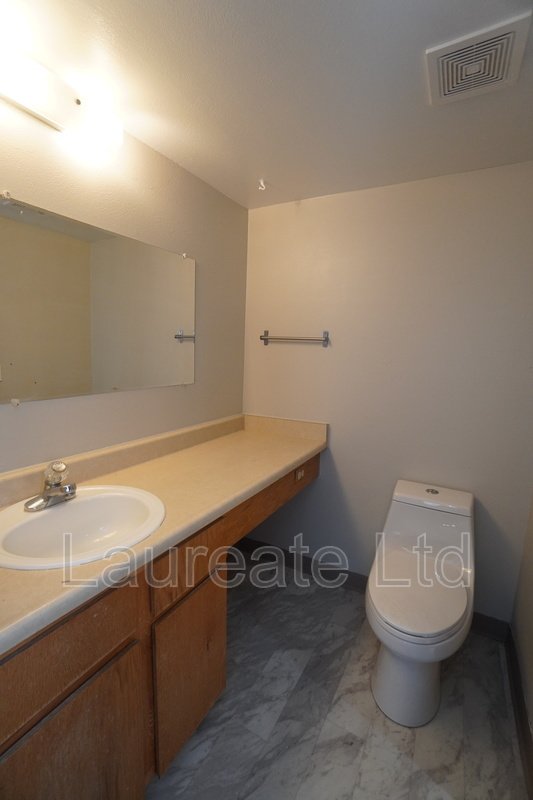 Cozy 2 Bedroom condo in Littleton! Must See! property image