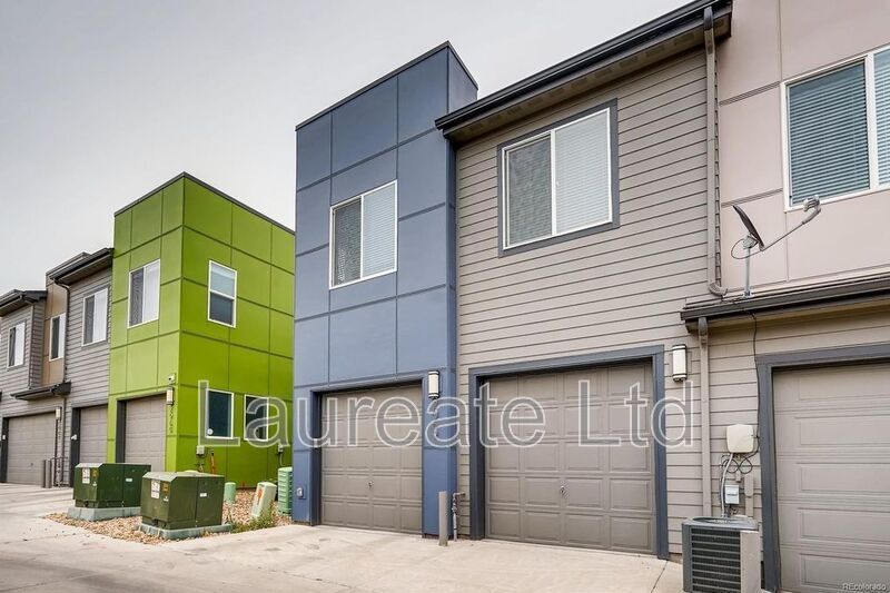 Stunning and Spacious 3bd Townhome in Midtown Denver!! property image