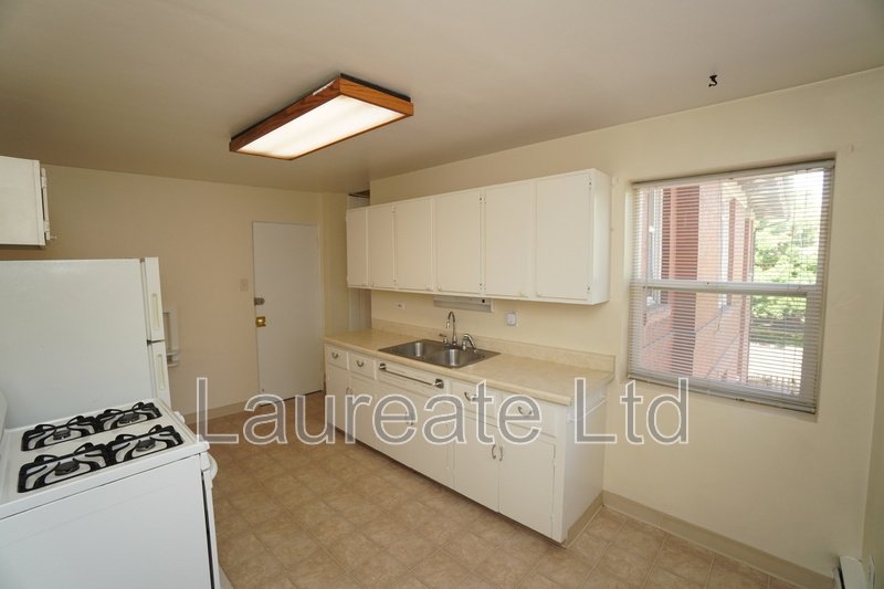 Bright and beautiful 1 bedroom Minutes to City Park! property image