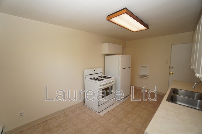 Bright and beautiful 1 bedroom Minutes to City Park! property image