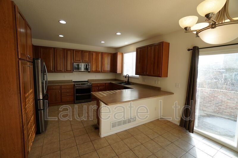Stunning 5 Bedroom 3.5 Bathroom in Southlawn Reunion! property image