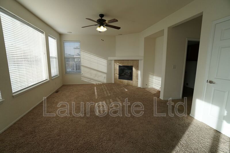 Stunning 5 Bedroom 3.5 Bathroom in Southlawn Reunion! property image