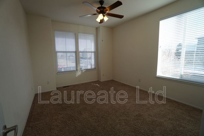 Stunning 5 Bedroom 3.5 Bathroom in Southlawn Reunion! property image