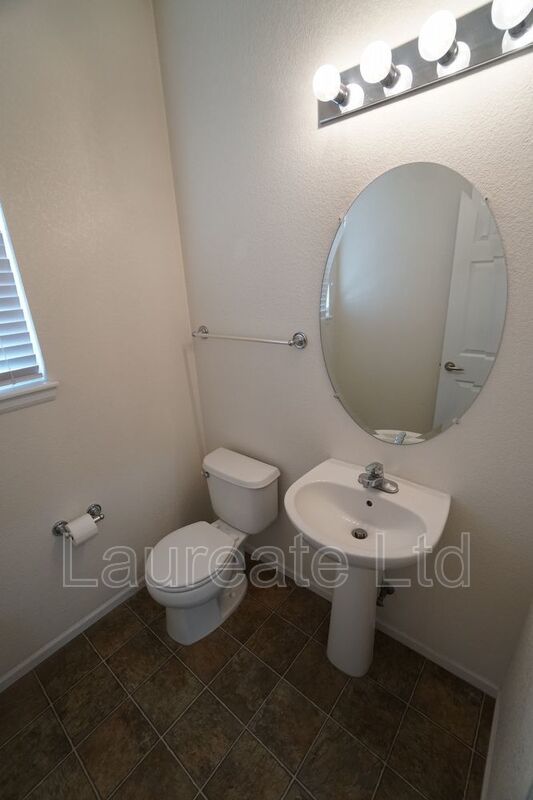 Stunning 5 Bedroom 3.5 Bathroom in Southlawn Reunion! property image
