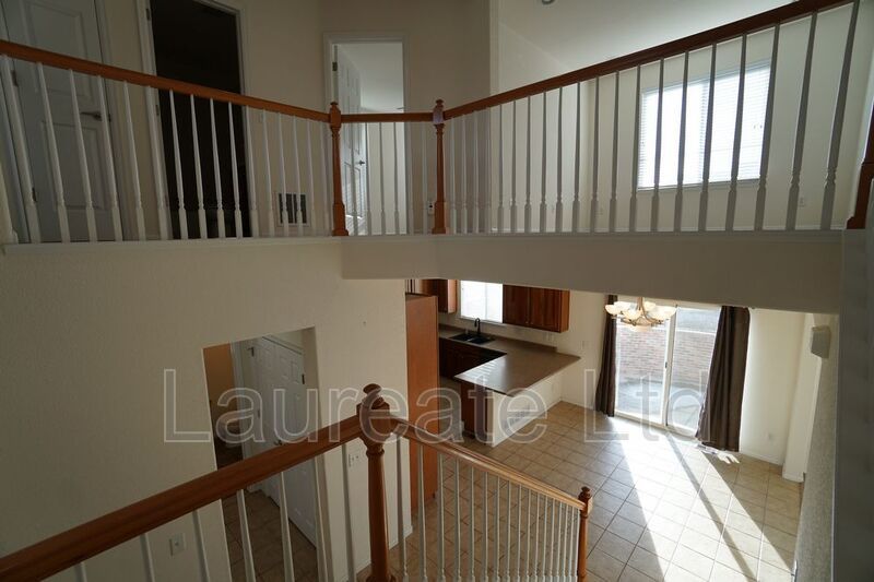 Stunning 5 Bedroom 3.5 Bathroom in Southlawn Reunion! property image