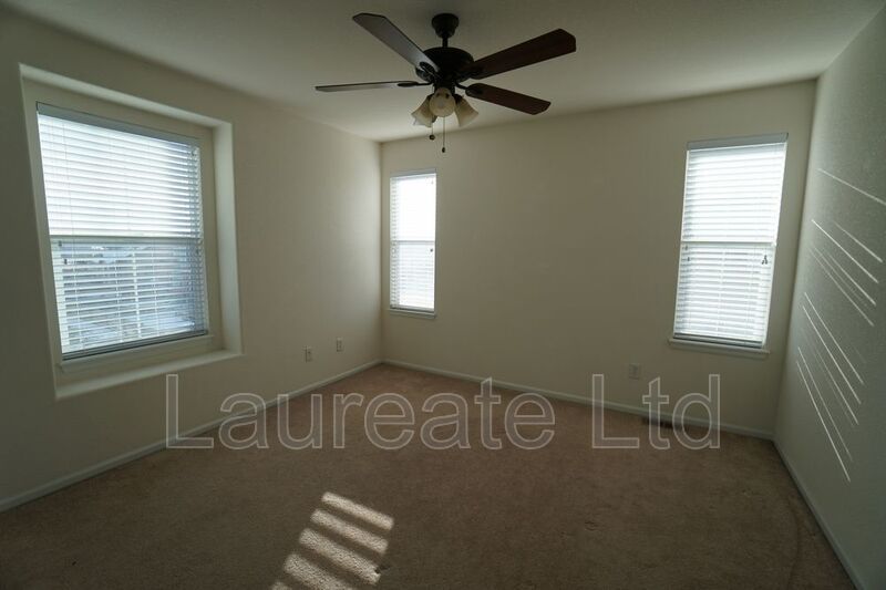Stunning 5 Bedroom 3.5 Bathroom in Southlawn Reunion! property image