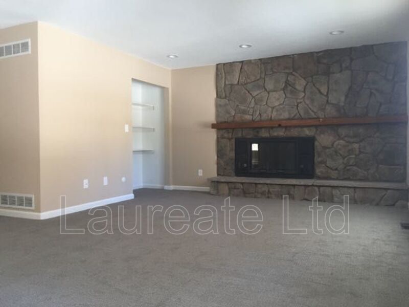 Immaculate 4+ bedroom 3 bathroom tri-level home. property image