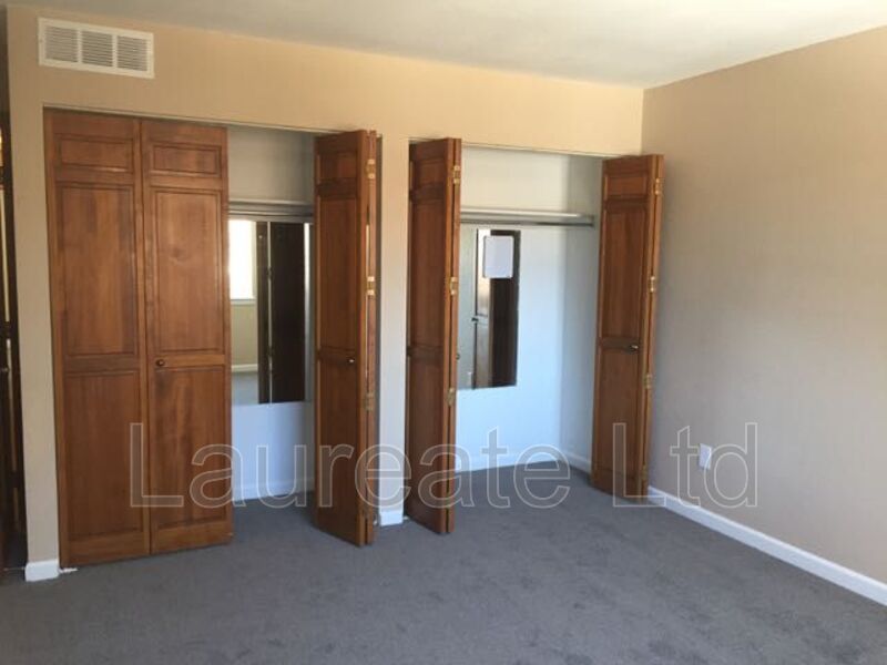 Immaculate 4+ bedroom 3 bathroom tri-level home. property image