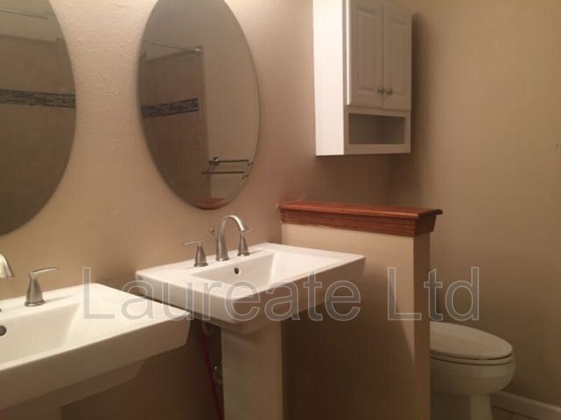 Immaculate 4+ bedroom 3 bathroom tri-level home. property image