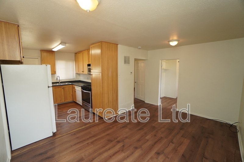 Quaint 2 bedroom Duplex in Golden!! property image