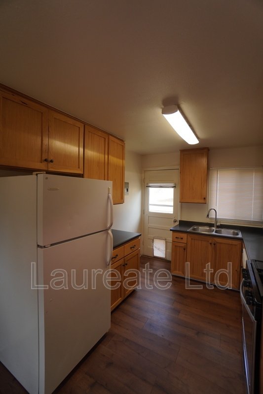 Quaint 2 bedroom Duplex in Golden!! property image