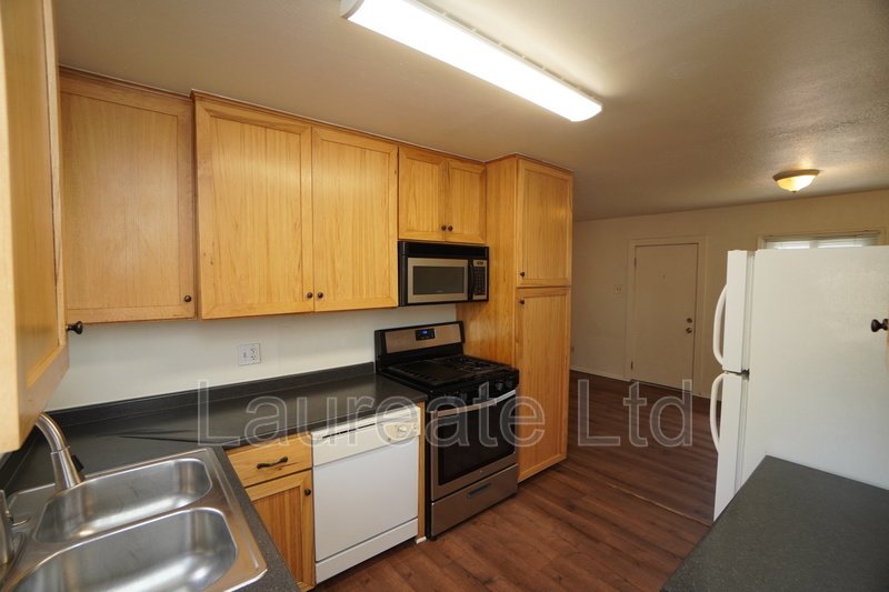 Quaint 2 bedroom Duplex in Golden!! property image