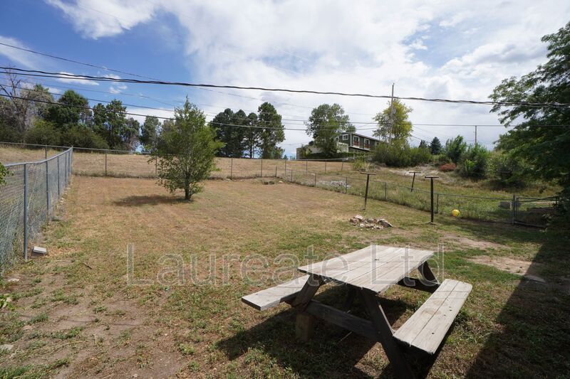 Quaint 2 bedroom Duplex in Golden!! property image