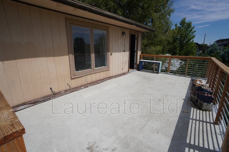 Spacious Upper Carriage Garage Unit in Sloans Lake!! property image