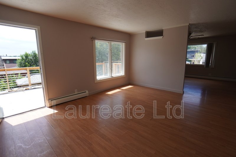 Spacious Upper Carriage Garage Unit in Sloans Lake!! property image