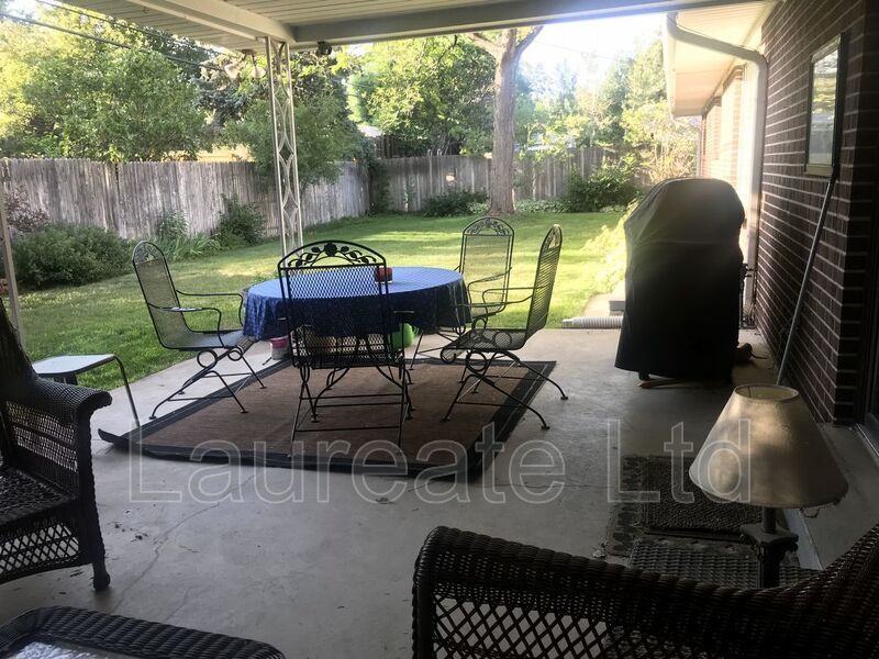 Sprawling 3 Bedroom 2 bathroom ranch in Applewood! property image