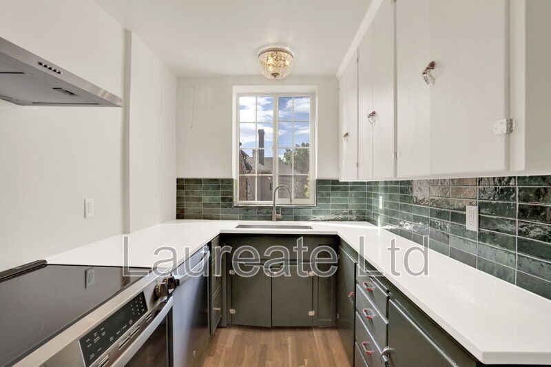 MOVE-IN SPECIAL!!!Meticulously renovated 2bd 2Ba units in Historic La Rue building in Heart of Congress Park!!! property image