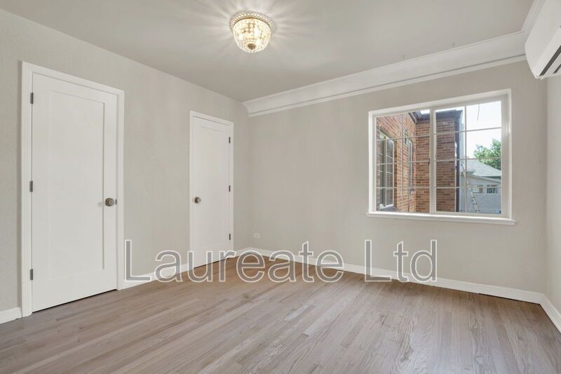 MOVE-IN SPECIAL!!!Meticulously renovated 2bd 2Ba units in Historic La Rue building in Heart of Congress Park!!! property image