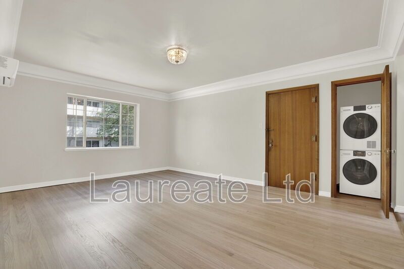 MOVE-IN SPECIAL!!!Meticulously renovated 2bd 2Ba units in Historic La Rue building in Heart of Congress Park!!! property image