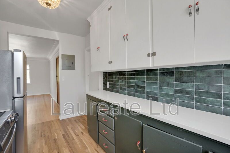 MOVE-IN SPECIAL!!!Meticulously renovated 2bd 2Ba units in Historic La Rue building in Heart of Congress Park!!! property image
