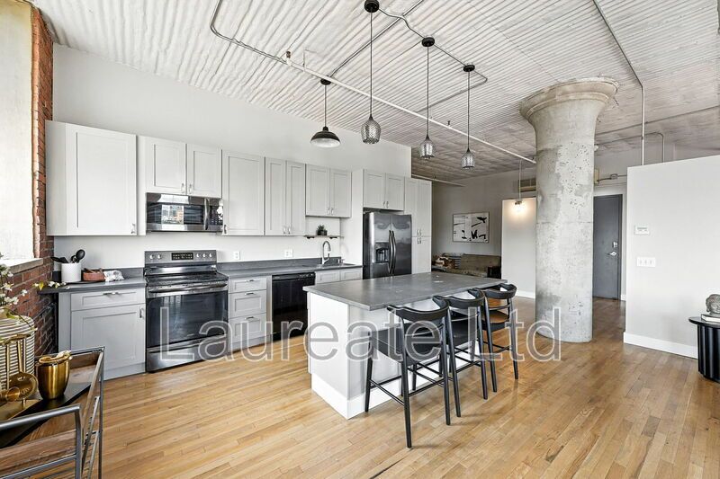 Stunning Updated Loft in the Heart of Downtown Denver!! property image