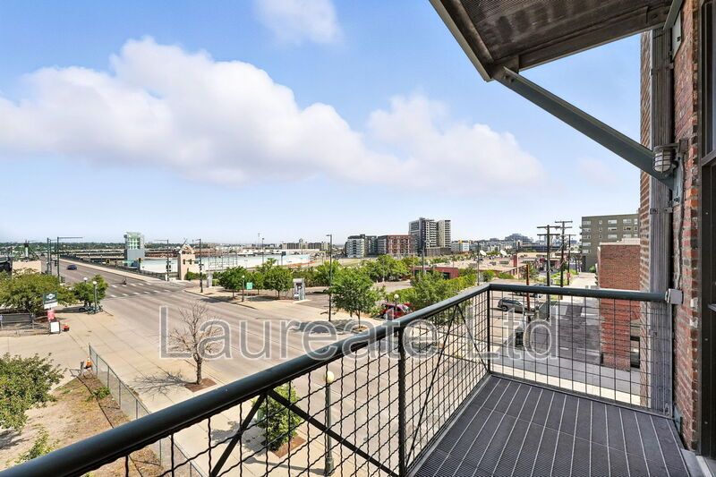 Stunning Updated Loft in the Heart of Downtown Denver!! property image