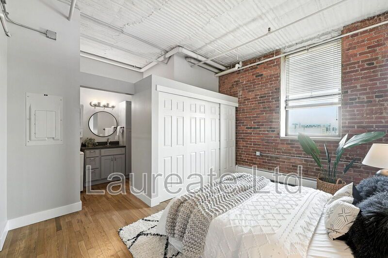 Stunning Updated Loft in the Heart of Downtown Denver!! property image