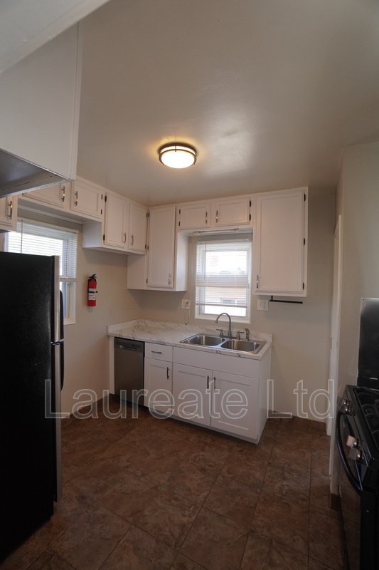 Private and Spacious 2+Bd 2Ba Single Family Home Minutes to Downtown Englewood! property image