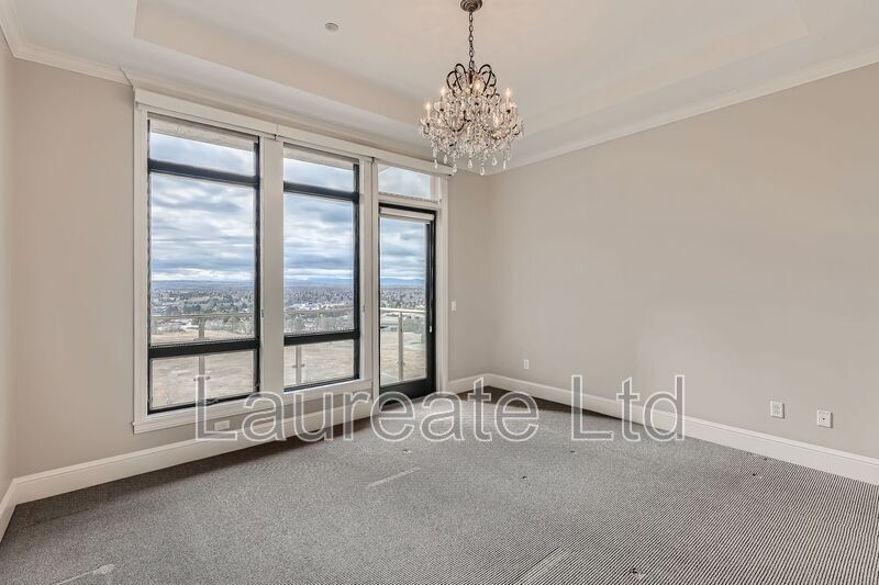 Stunning 2 Bedroom 10th Floor Condo with Western Views in Greenwood Village!! property image