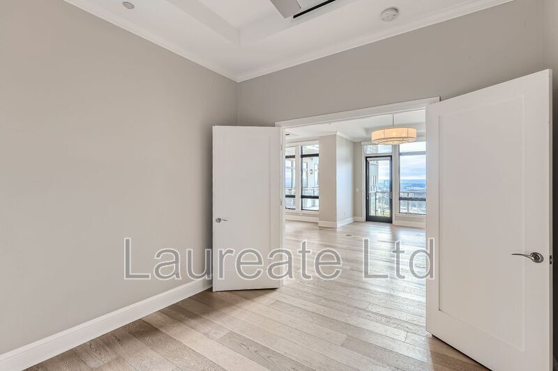 Stunning 2 Bedroom 10th Floor Condo with Western Views in Greenwood Village!! property image