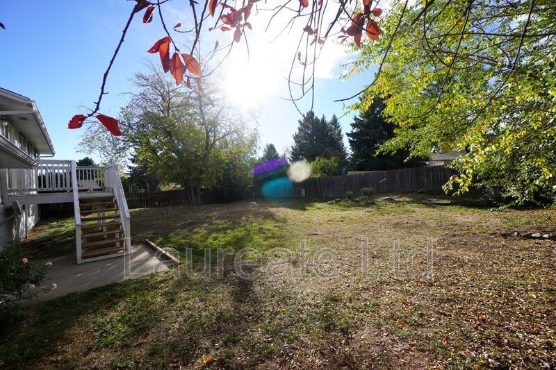 Charming 2 bederoom Bi-Level Single Home in SW Littleton/Lone Tree!! property image