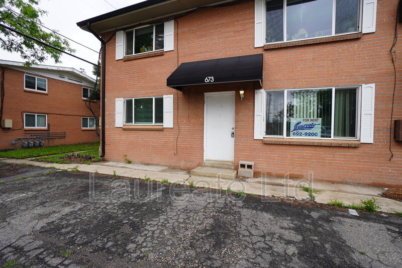 Great 2 bedroom 4-plex unit off of 6th & Kipling!! property image